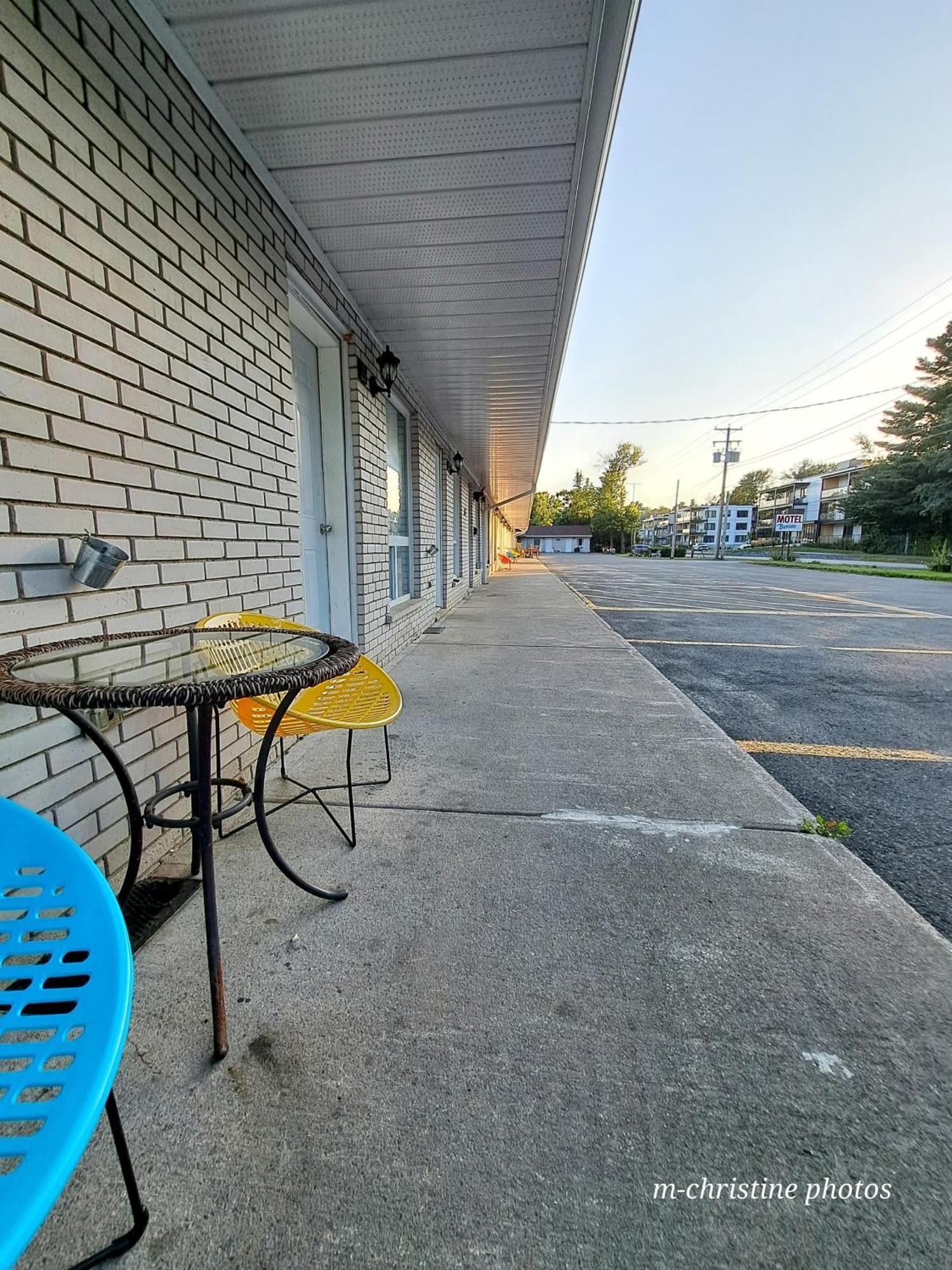 Motel Bonsoir Joliette Eksteriør billede