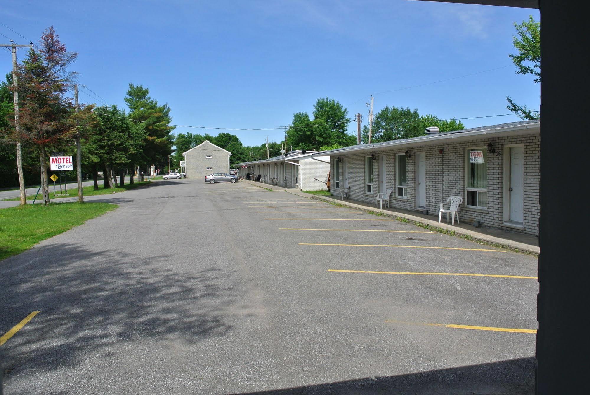 Motel Bonsoir Joliette Eksteriør billede